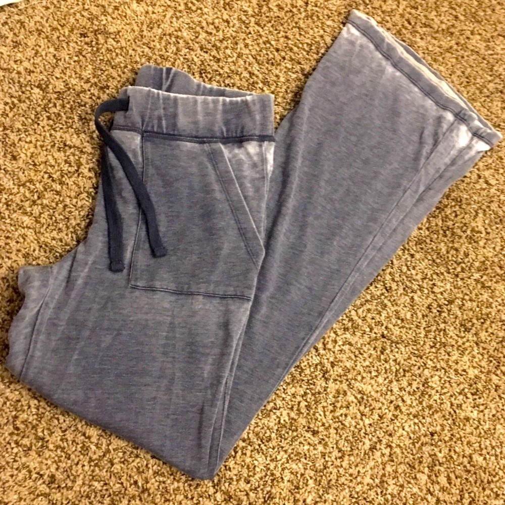 XS Venus Blue/Gray Sweats. Brand new condition